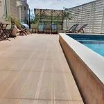 Sun And Sea Apartments